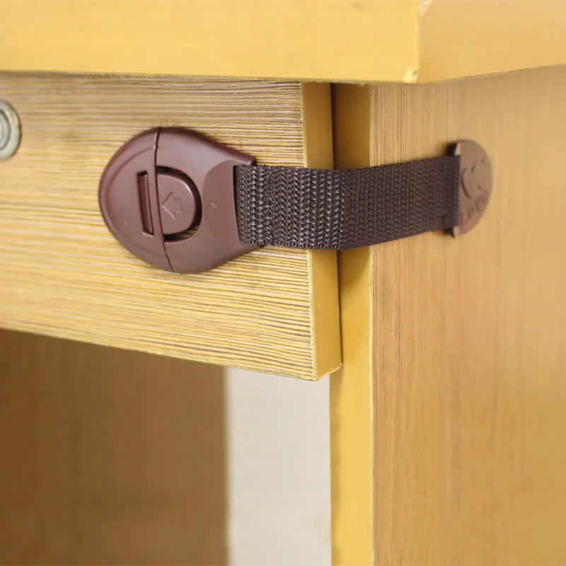 5 ピース/ロットブラウンキャビネット安全ロックベビー家具ド - Furniture Hardware Manufacturers のレビューと価格