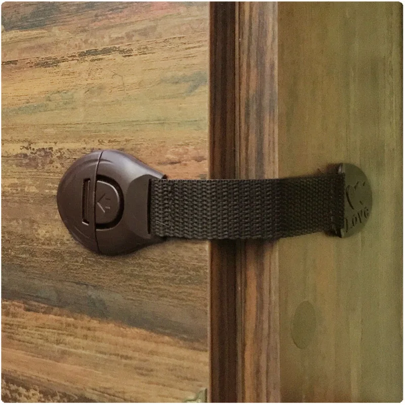 5 ピース/ロットブラウンキャビネット安全ロックベビー家具ド - Furniture Hardware Manufacturers のレビューと価格